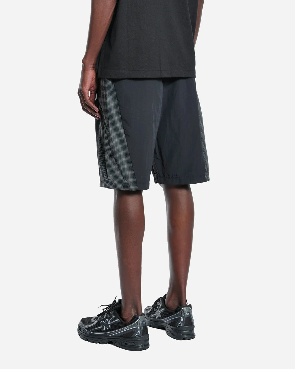 Short NSE Black